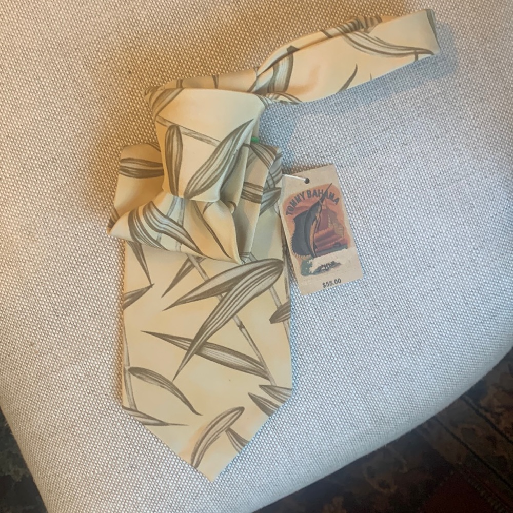 Tommy Bahama. 100% Silk men’s necktie with Bamboo motif.